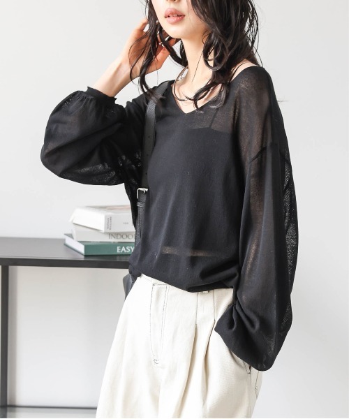 SUGAR BISKET(シュガービスケット)の「Vネックシアーニットトップス(Tシャツ/カットソー・レディース・ブルー/アイボリー系/グレー/モカ/ブラック/ライトブルー・フリー)」の8枚目の写真