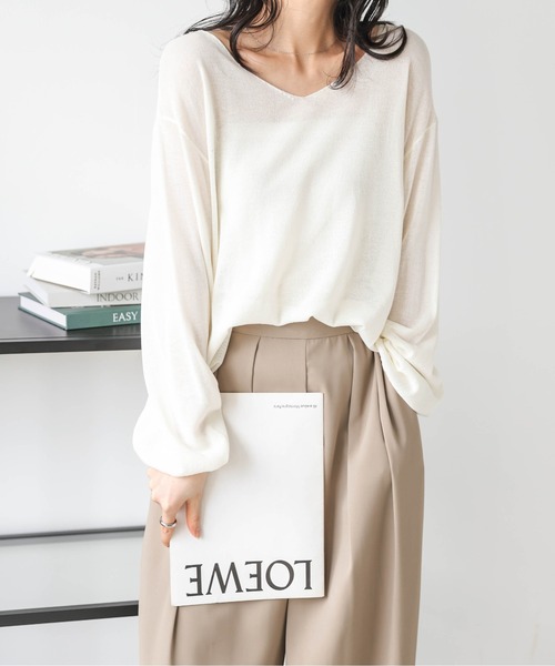 SUGAR BISKET(シュガービスケット)の「Vネックシアーニットトップス(Tシャツ/カットソー・レディース・ブルー/アイボリー系/グレー/モカ/ブラック/ライトブルー・フリー)」の22枚目の写真