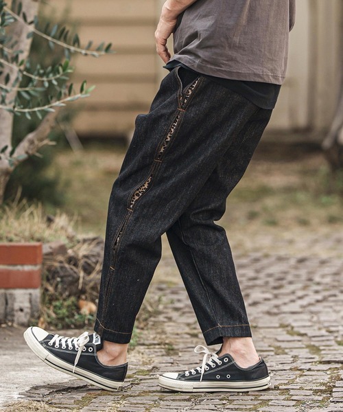 Adidas★Tシャツ& デニムパンツ 上下セット レオパード ヒョウ柄 adidas Originals（アディダスオリジナルス）の「日本限定