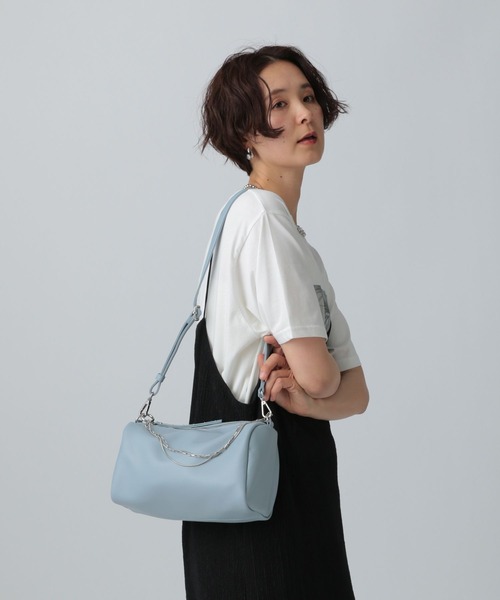 LEPSIM（レプシィム）の「フェイクレザーシリンダーバッグ　451459（ショルダーバッグ・レディース・ブラック/サックスブルー/アイボリー・ONE SIZE）」の3枚目の写真