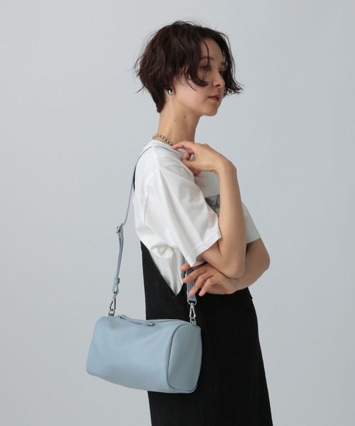 LEPSIM（レプシィム）の「フェイクレザーシリンダーバッグ　451459（ショルダーバッグ・レディース・ブラック/サックスブルー/アイボリー・ONE SIZE）」の9枚目の写真