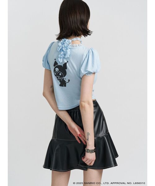 jouetie（ジュエティ）の「【メロクロコラボ】KUROMIフリルチョーカーリボントップス（Tシャツ/カットソー・レディース・ブラック/ブルー・MEDIUM）」の5枚目の写真