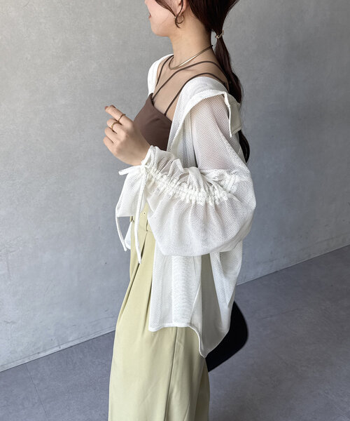 Thevon（ゼボン）の「袖シャーリングメッシュシアーシャツ（シャツ/ブラウス・レディース・ブラック/オフホワイト/グリーン・FREE）」の21枚目の写真