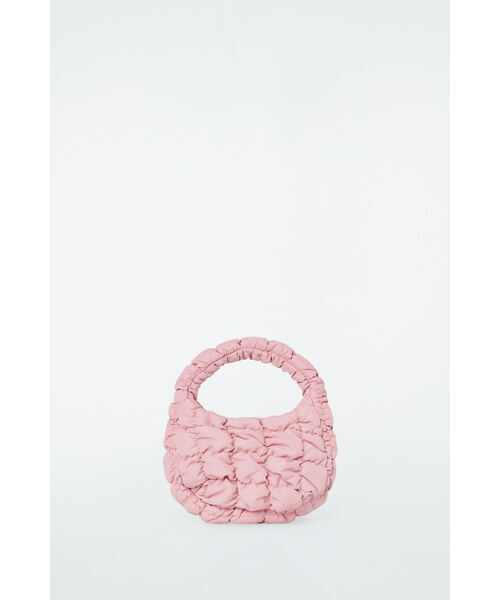 COS（コス）の「キルトマイクロミニバッグ（ハンドバッグ）」 - WEAR