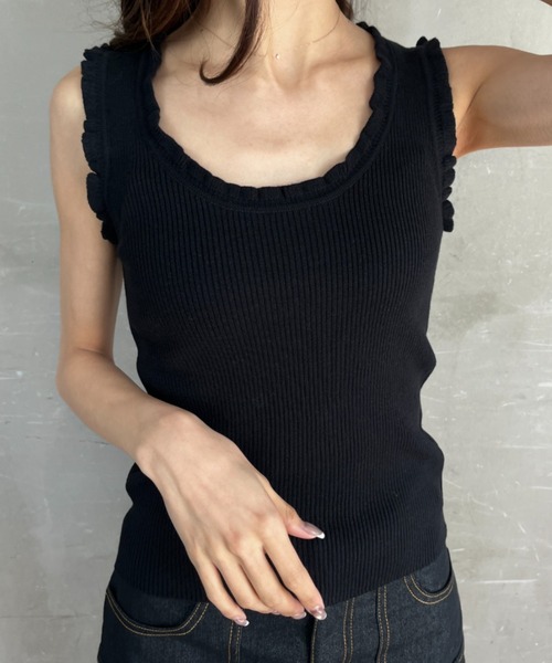 tolene(トレネ)の「フリル 太ストラップ ニットタンクトップ(タンクトップ・レディース・ライトブラウン/ホワイト/ピンク/ブラック・FREE)」の16枚目の写真