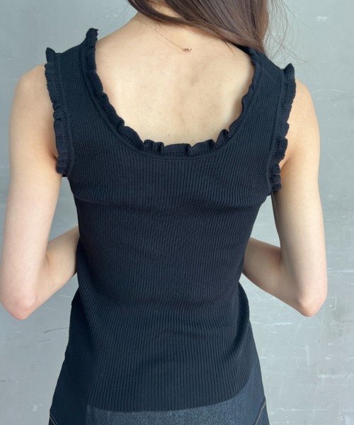 tolene(トレネ)の「フリル 太ストラップ ニットタンクトップ(タンクトップ・レディース・ライトブラウン/ホワイト/ピンク/ブラック・FREE)」の17枚目の写真