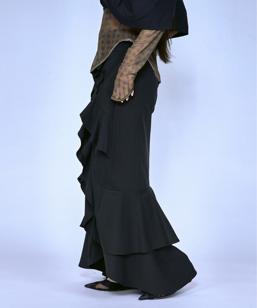 Ezick（エジック）の「Asymmetry Waltz ドロストフレアスカート