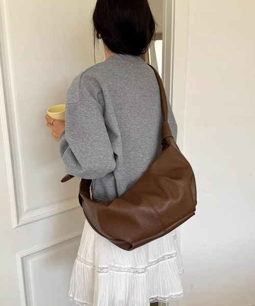 FREE STYLISTS(フリー スタイリスト)の「Y2K 大容量 ワンハンドル ギャザーショルダーバッグ ワンショルダークロワッサン(ショルダーバッグ・レディース・ブラウン/ブラック・FREE)」の8枚目の写真