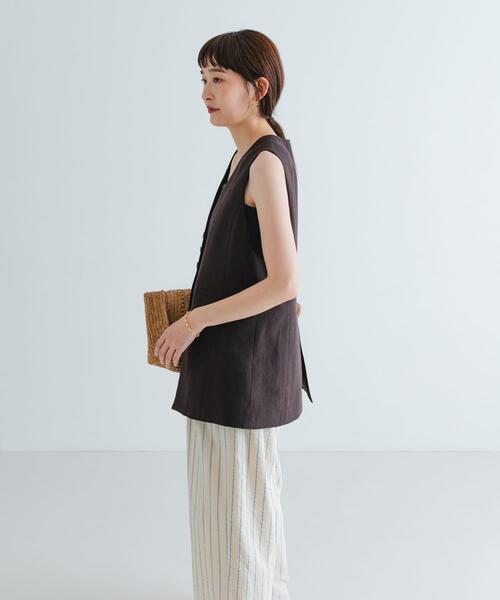 URBAN RESEARCH(アーバンリサーチ)の「コットンリネンノーカラージレ(ベスト・レディース・ブラウン/オフホワイト・FREE)」の6枚目の写真