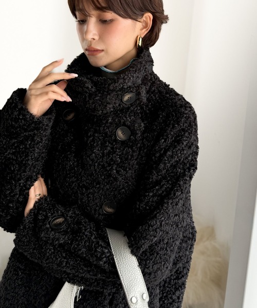 classicalelf(クラシカルエルフ)の「ふんわり包まれる贅沢な季節感。スタンドカラープードルボアダブルコート(ステンカラーコート・レディース・ブラック/アイボリー/チャコール/ベージュ・LARGE/X-LARGE/SMALL/MEDIUM)」の7枚目の写真