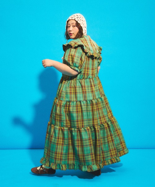 PUNYUS(プニュズ)の「パフスリーブティアードチェックワンピース(ワンピース・レディース・イエロー/グリーン/ピンク・1/2/3/4)」の5枚目の写真