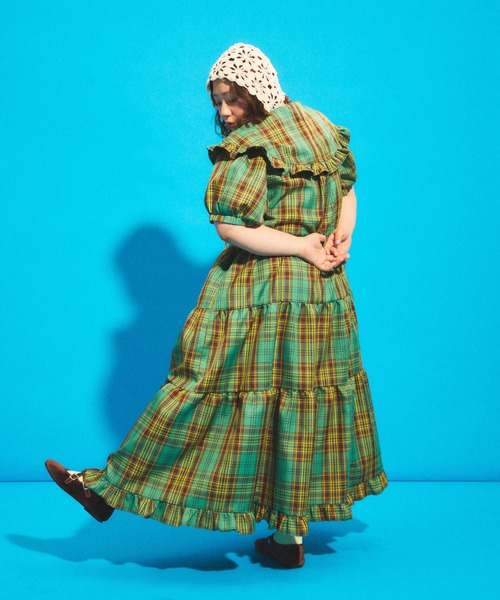 PUNYUS(プニュズ)の「パフスリーブティアードチェックワンピース(ワンピース・レディース・イエロー/グリーン/ピンク・1/2/3/4)」の6枚目の写真