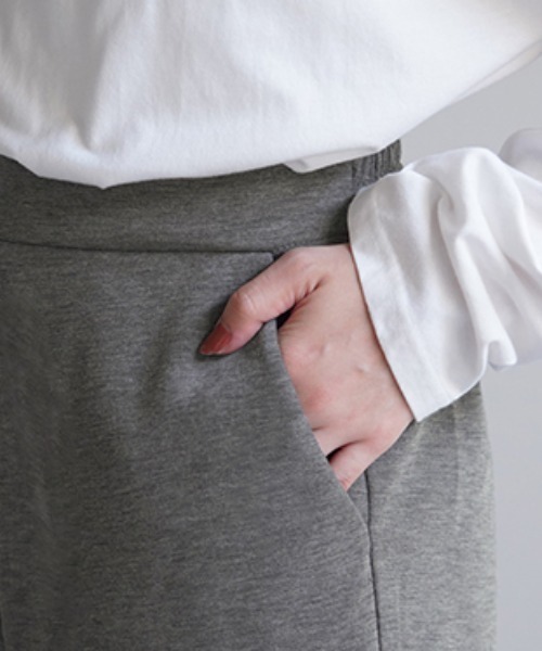 HUG.U（ハグユー）の「美脚ジョガーパンツ（スウェットパンツ・レディース・オレンジ/ライトグレー/ブラック/カーキ・FREE）」の21枚目の写真