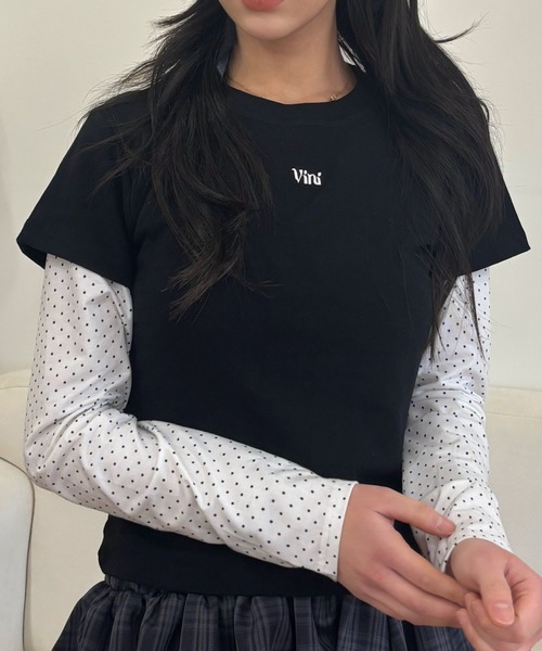 Vini（ヴィニ）の「【Vini】ロゴ 刺繍 Tシャツ（Tシャツ/カットソー・レディース・ブラック/ホワイト・MEDIUM/LARGE）」の2枚目の写真