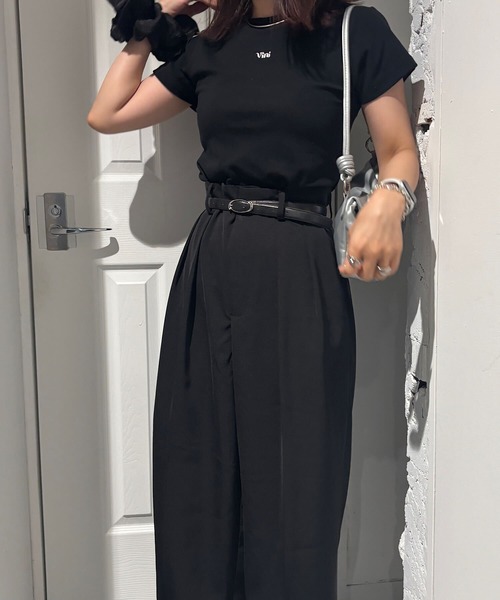 Vini（ヴィニ）の「【Vini】ロゴ 刺繍 Tシャツ（Tシャツ/カットソー・レディース・ブラック/ホワイト・MEDIUM/LARGE）」の11枚目の写真