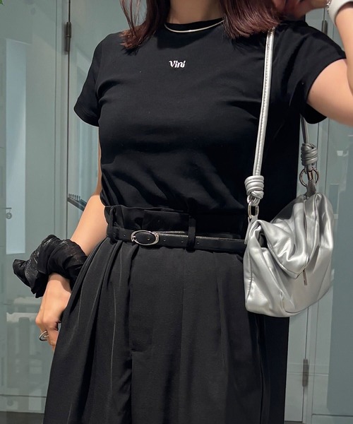 Vini（ヴィニ）の「【Vini】ロゴ 刺繍 Tシャツ（Tシャツ/カットソー・レディース・ブラック/ホワイト・MEDIUM/LARGE）」の12枚目の写真