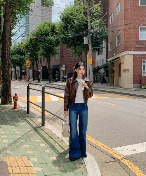 Vini（ヴィニ）の「【Vini】ロゴ 刺繍 Tシャツ（Tシャツ/カットソー・レディース・ブラック/ホワイト・MEDIUM/LARGE）」の16枚目の写真