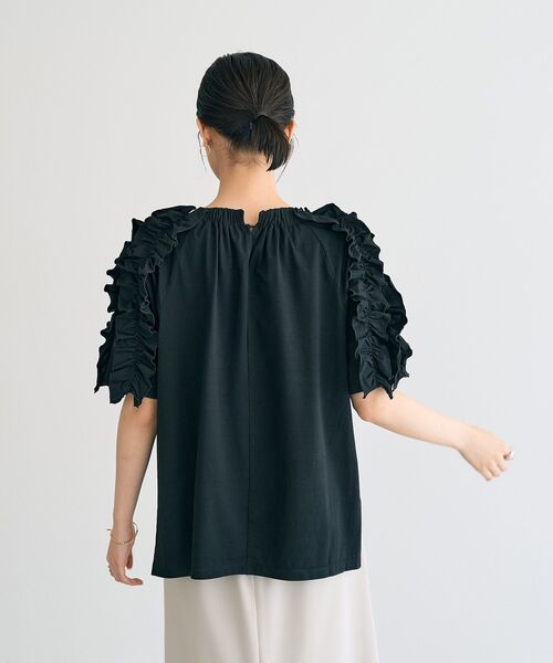 YECCA VECCA（イェッカヴェッカ）の「UVカットフリルスリーブカットソー（Tシャツ/カットソー・レディース・ブラック/カーキ・FREE）」の7枚目の写真