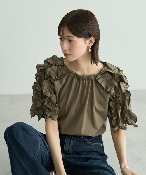 YECCA VECCA（イェッカヴェッカ）の「UVカットフリルスリーブカットソー（Tシャツ/カットソー・レディース・ブラック/カーキ・FREE）」の15枚目の写真