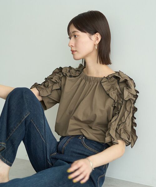 YECCA VECCA（イェッカヴェッカ）の「UVカットフリルスリーブカットソー（Tシャツ/カットソー・レディース・ブラック/カーキ・FREE）」の16枚目の写真