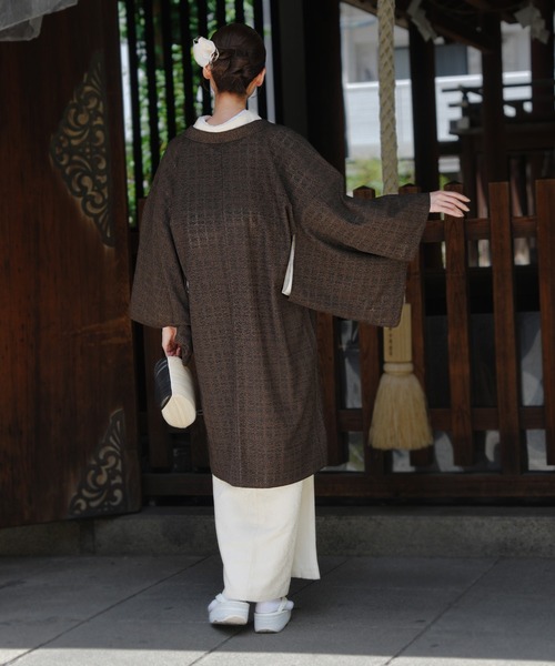 utatane(ウタタネ)の「羽織 レース ニコアンティーク レトログラフィカ ダーク×ブラウン 日本製(着物・レディース・ブラウン・FREE)」の8枚目の写真