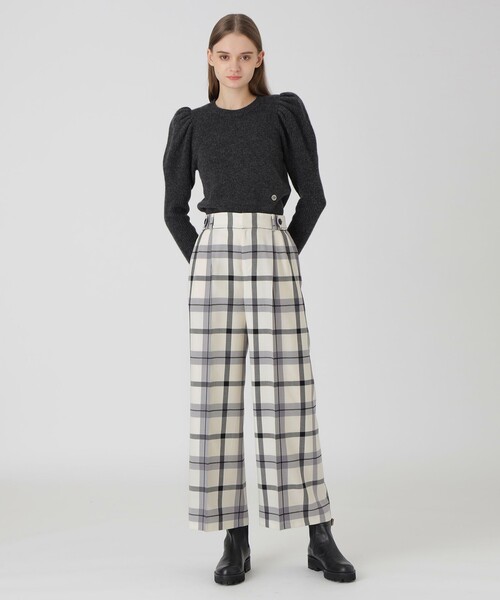 BLUE LABEL CRESTBRIDGE（ブルーレーベルクレストブリッジ）の「【店舗限定】クレストブリッジチェックサキソニードビーオーバーペンワイドパンツ（その他パンツ・レディース・ベージュ系その他7/グレー系その他・36/38）」の16枚目の写真
