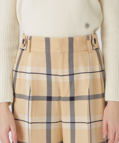 BLUE LABEL CRESTBRIDGE（ブルーレーベルクレストブリッジ）の「【店舗限定】クレストブリッジチェックサキソニードビーオーバーペンワイドパンツ（その他パンツ・レディース・ベージュ系その他7/グレー系その他・36/38）」の6枚目の写真