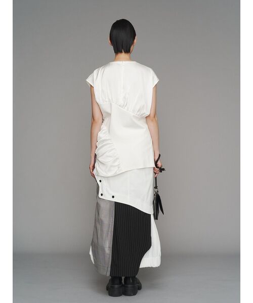 UN3D.（アンスリード）の「ASYMME CURVE LINE TOP / アシメカーブ