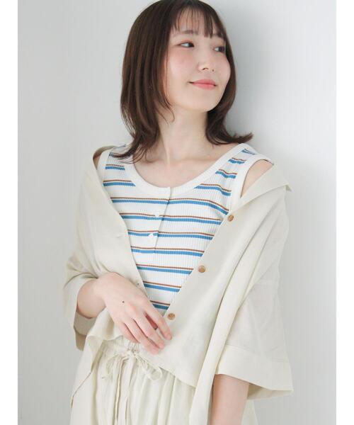 Te chichi TERRASSE（テチチテラス）の「前後2WAYヘンリーネックタンクトップ（タンクトップ・レディース・ブラック/オフホワイト/ブルー・F）」の6枚目の写真