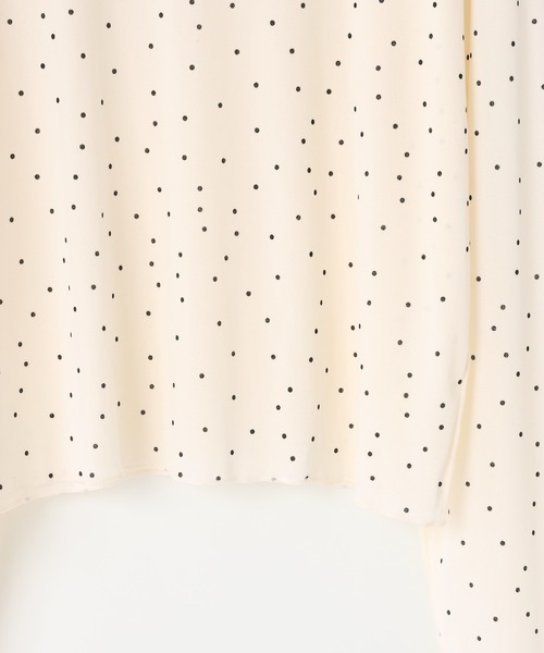 LOWRYS FARM(ローリーズファーム)の「ベロア2WAYプルオーバーLS 577775(Tシャツ/カットソー・レディース・ネイビー/ブラウン/オフホワイト/ブラック/ドット・FREE)」の14枚目の写真