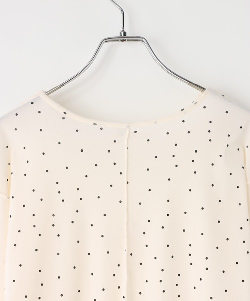 LOWRYS FARM(ローリーズファーム)の「ベロア2WAYプルオーバーLS 577775(Tシャツ/カットソー・レディース・ネイビー/ブラウン/オフホワイト/ブラック/ドット・FREE)」の18枚目の写真