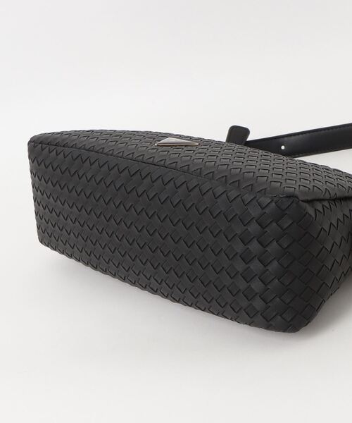 Guess（ゲス）の「ALISHA Shoulder ショルダーバッグ（ハンドバッグ・レディース・ワインレッド/ブラック/ライトベージュ・ONE SIZE）」の11枚目の写真