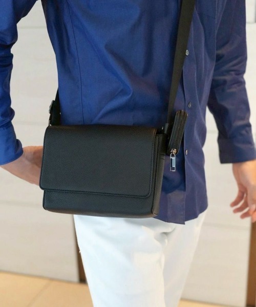 STYLISE（スタイライズ）の「【SYNQUE】Box shoulder bag / ブラック［C］（ショルダーバッグ・メンズ・ブラック・ONE）」の12枚目の写真