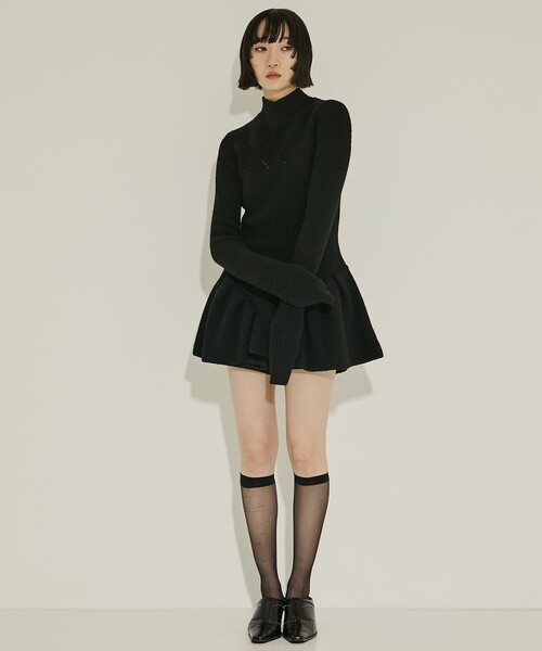 JOHN LAWRENCE SULLIVAN（ジョンローレンスサリバン）の「【JOHN LAWRENCE SULLIVAN/ジョンローレンスサリバン】RIBED PEPLUM HI-NECK KNIT SWEATER/ペプラムニット（ニット/セーター・レディース・ブラック/グレー・XS）」の3枚目の写真