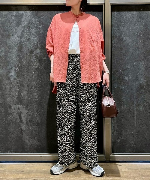 Right-on(ライトオン)の「【HONEYSUCKLE ROSE】シャンブレーシャツ(シャツ/ブラウス・レディース・オフホワイト/ダークグレー/オレンジ・L/M)」の4枚目の写真