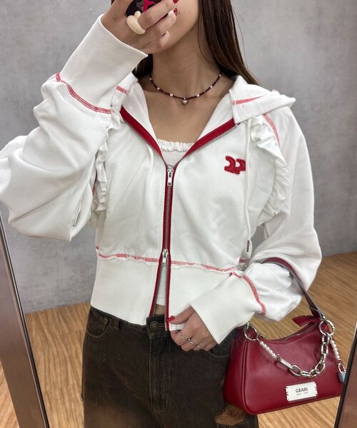 CIAOPANIC(チャオパニック)の「CPロゴフリルショートジップパーカー(パーカー・レディース・ホワイト/グレー系その他/パープル/ネイビー/グレー・ONE SIZE)」の2枚目の写真