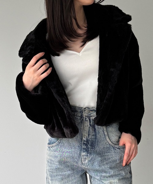 junoah(ジュノア)の「2wayカラーショート中綿フェイクファージャケット(その他アウター・レディース・チャコール/ブラック/アイボリー・SMALL/MEDIUM/LARGE)」の13枚目の写真