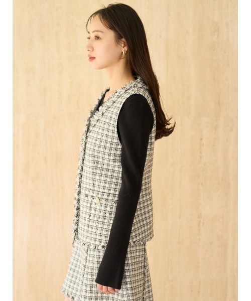 SNIDEL（スナイデル）の「ツイードジレ（その他アウター・レディース・ブラック/アイボリー/ブルー・F）」の4枚目の写真