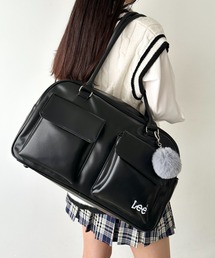 Lee（リー）の「Lee/リー 3ポケット PUボストンバッグ/ボンボンチャーム/スクールバッグ/スクバ/ロゴ刺繍（ボストンバッグ）」