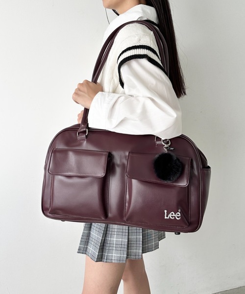 Lee(リー)の「Lee/リー 3ポケット PUボストンバッグ/ボンボンチャーム/スクールバッグ/スクバ/ロゴ刺繍(ボストンバッグ・レディース・ワイン/ブラック・FREE)」の4枚目の写真
