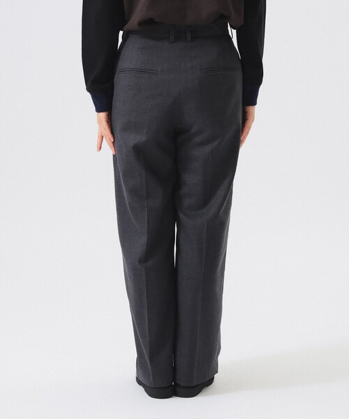 BEAMS BOY（ビームスボーイ）の「ポリエステル ウール ツープリーツ ワイドパンツ（スラックス・レディース・チャコールグレー/ブラック・1/0）」の21枚目の写真