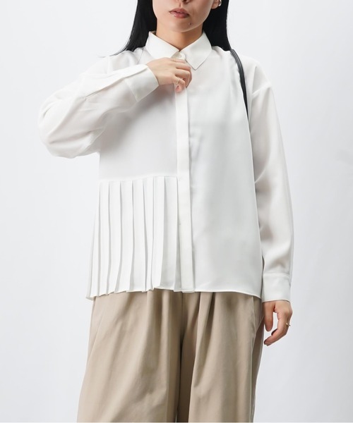 LUCA/LADY LUCK LUCA（ルカ/レディラックルカ）の「LC/LLL 部分プリーツシャツ（シャツ/ブラウス・レディース・オフホワイト/モカ/チャコールグレー・FREE）」の2枚目の写真