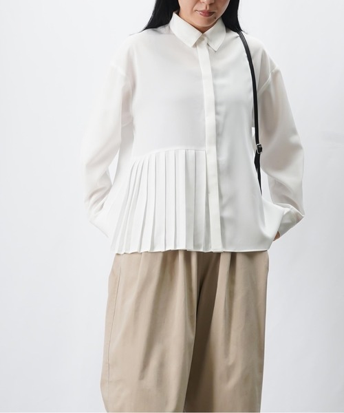 LUCA/LADY LUCK LUCA（ルカ/レディラックルカ）の「LC/LLL 部分プリーツシャツ（シャツ/ブラウス・レディース・オフホワイト/モカ/チャコールグレー・FREE）」の5枚目の写真