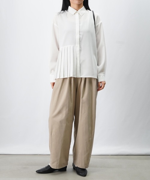 LUCA/LADY LUCK LUCA（ルカ/レディラックルカ）の「LC/LLL 部分プリーツシャツ（シャツ/ブラウス・レディース・オフホワイト/モカ/チャコールグレー・FREE）」の22枚目の写真