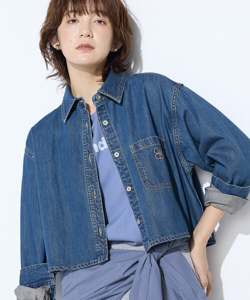 COMME CA Wardrobe（コムサワードローブ）の「7.5ozデニム クロップドシャツ（シャツ/ブラウス・レディース・ブルー/ブラック・FREE）」の2枚目の写真