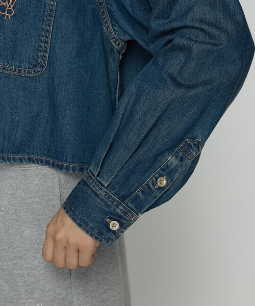COMME CA Wardrobe（コムサワードローブ）の「7.5ozデニム クロップドシャツ（シャツ/ブラウス・レディース・ブルー/ブラック・FREE）」の8枚目の写真