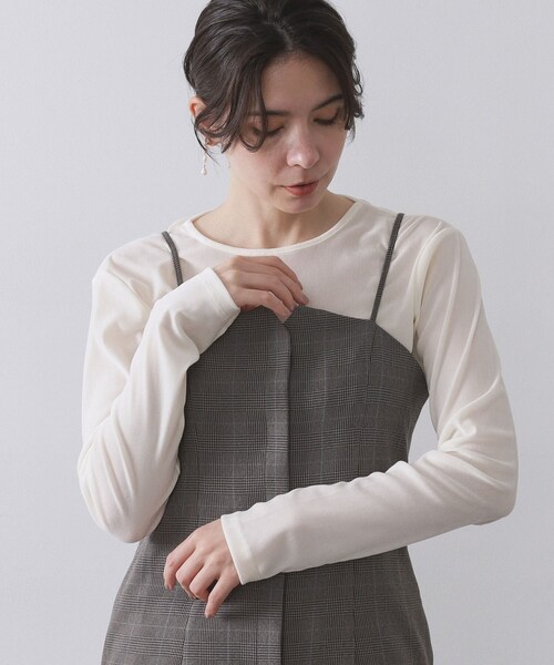 OPAQUE.CLIP(オペークドットクリップ)の「フロッキーチュールトップス【洗濯機OK】(Tシャツ/カットソー・レディース・オフホワイト/チャコールグレー/ブラック/ボルドー・38/40/42)」の1枚目の写真