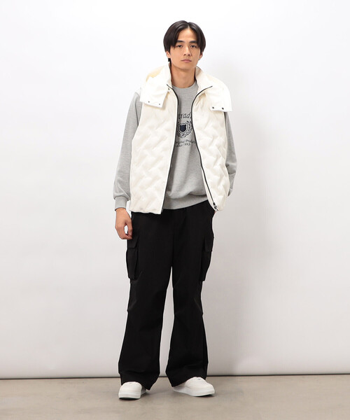 COMME CA ISM(コムサイズム)の「シームレス ダウン フードベスト(ダウンベスト・メンズ・ブラック/カーキ/ホワイト・MEDIUM/LARGE)」の4枚目の写真