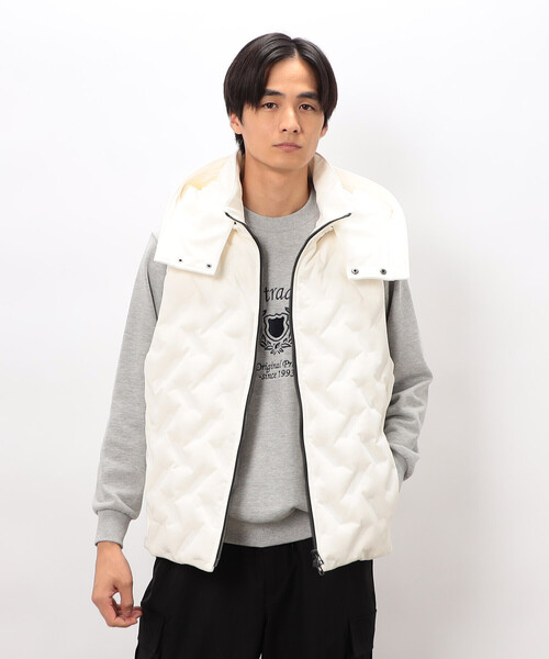 COMME CA ISM(コムサイズム)の「シームレス ダウン フードベスト(ダウンベスト・メンズ・ブラック/カーキ/ホワイト・MEDIUM/LARGE)」の8枚目の写真