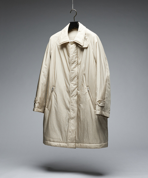 ABAHOUSE（アバハウス）の「ワッシャーナイロン 中綿パデットコート / Padded Half Coat / バルカラーコート（ステンカラーコート・メンズ・ベージュ/ブラック・46/48）」の15枚目の写真